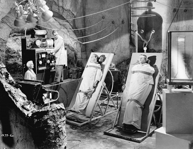 Frankenstein trifft den Wolfsmenschen - Filmfotos - Ilona Massey, Lon Chaney Jr., Bela Lugosi