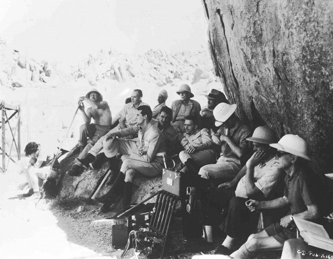 Aufstand in Sidi Hakim - Dreharbeiten - Cary Grant, Victor McLaglen, Douglas Fairbanks Jr.