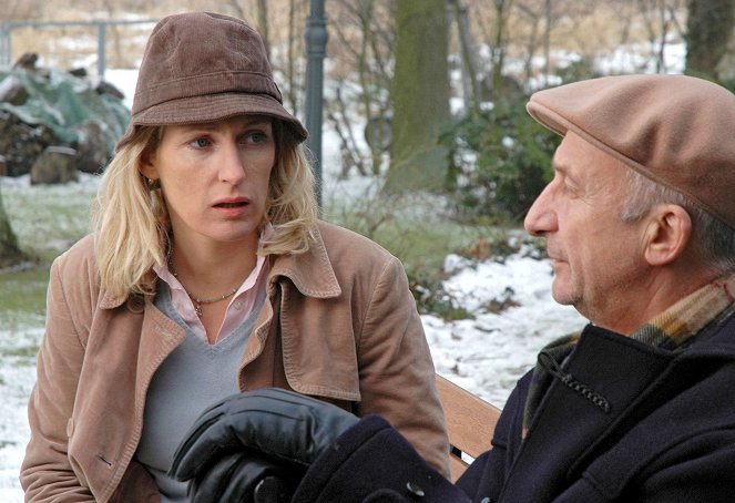 Tatort - Season 36 - Atemnot - Photos - Maria Furtwängler, Philipp Sonntag