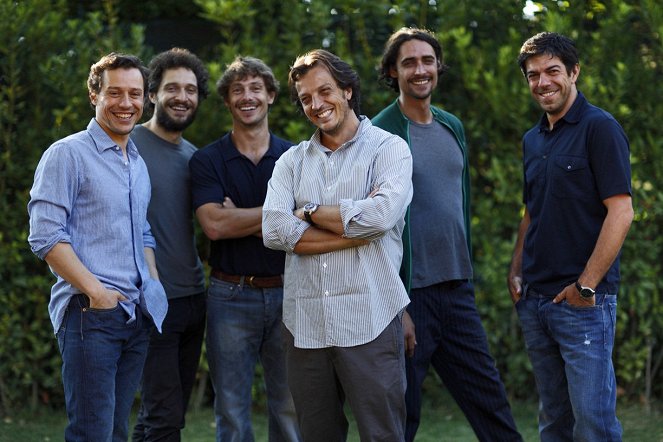 Pobozkaj ma ešte - Z filmu - Stefano Accorsi, Claudio Santamaria, Giorgio Pasotti, Adriano Giannini, Marco Cocci, Pierfrancesco Favino