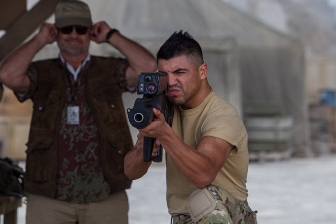 The Expendables 3 - Photos - Kelsey Grammer, Victor Ortiz