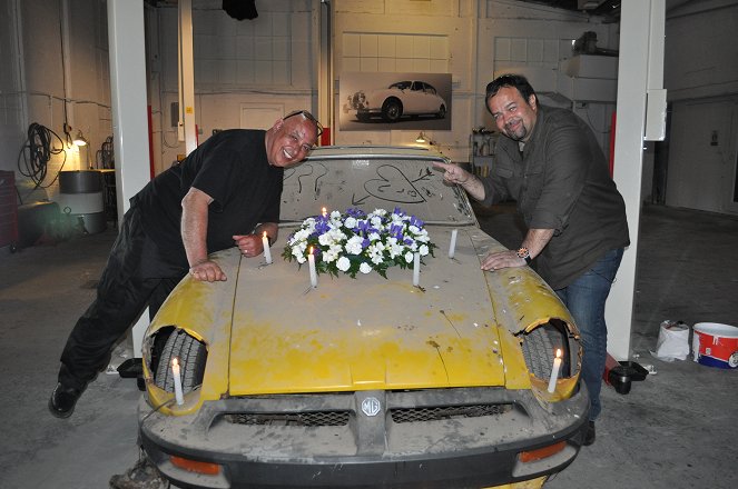 Classic Car Rescue - Photos - Bernie Fineman, Mario Pacione