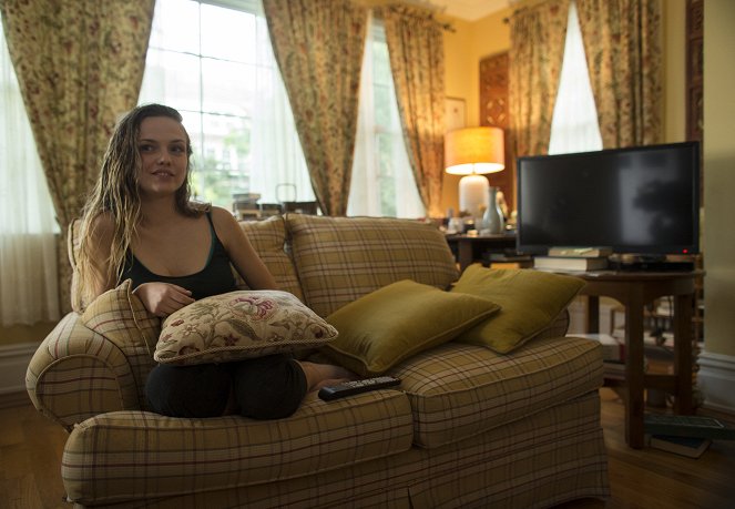 The Leftovers - Solace for Tired Feet - Photos - Emily Meade