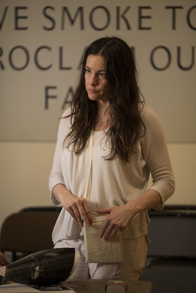 The Leftovers - Season 1 - Solace for Tired Feet - Photos - Liv Tyler