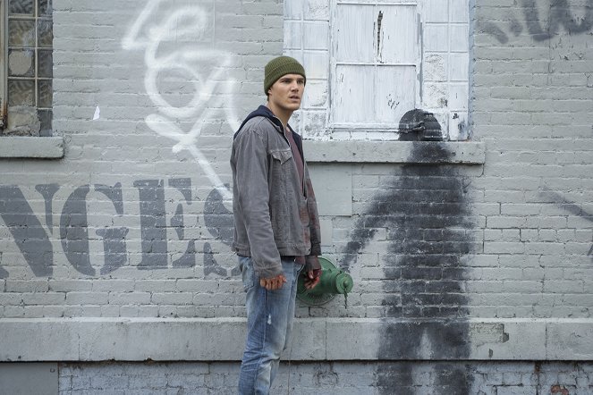 The Leftovers - Solace for Tired Feet - Photos - Chris Zylka