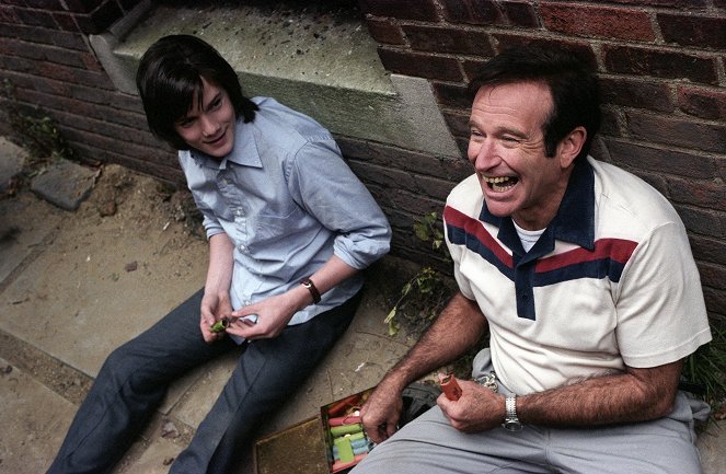 Delitos menores - De la película - Anton Yelchin, Robin Williams