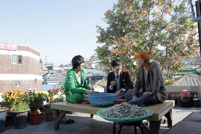 Titokban, Délen - Filmfotók - Soo-hyun Kim, Hyun-woo Lee, Gi-woong Park