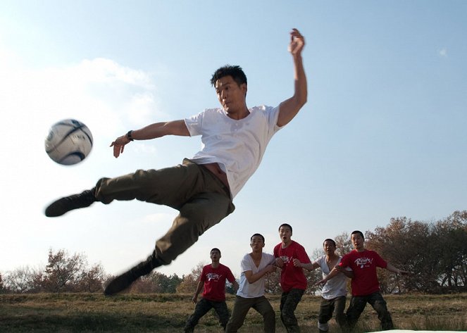 On the Pitch - Photos - Seong-jae Lee