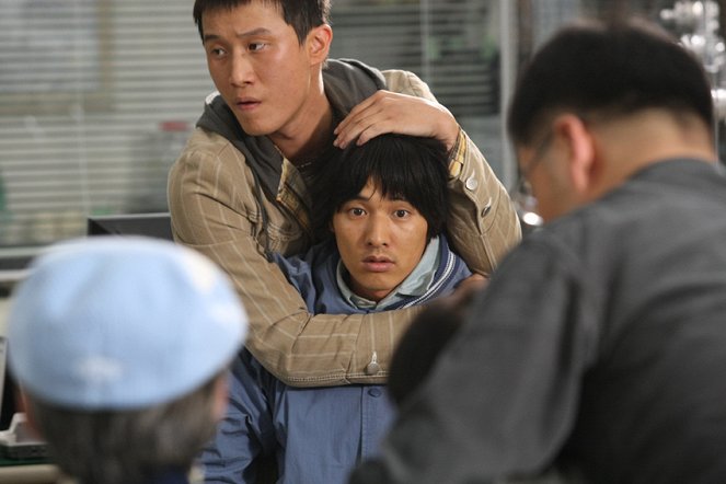 Mother - Uma Força Única - Do filme - Sae-byeok Song, Bin Won