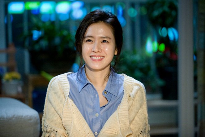Anaega kyeolhonhaetda - Filmfotók - Ye-jin Son