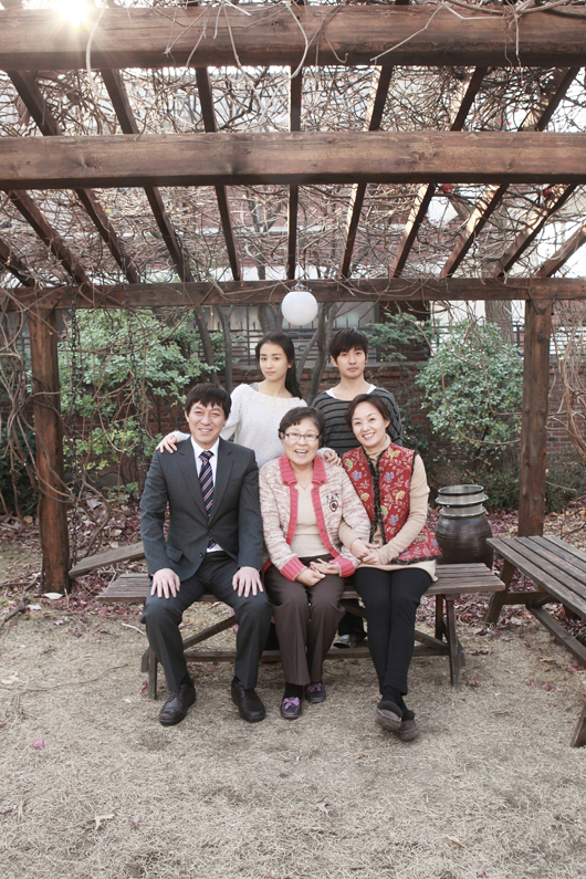 The Last Blossom - Photos - Ghab-soo Kim, Ha-seon Park, Ji-yeong Kim, Deok-hwan Ryu, Jong-ok Bae