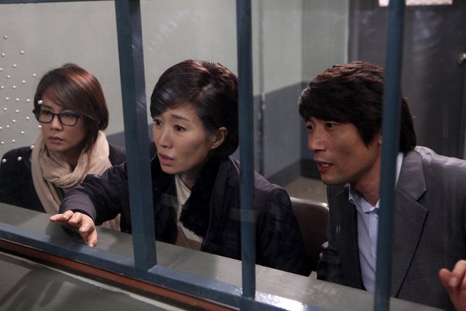 Booleojin hwasal - Z filmu - Ji-ho Kim, Yeong-hee Nah, Won-sang Park