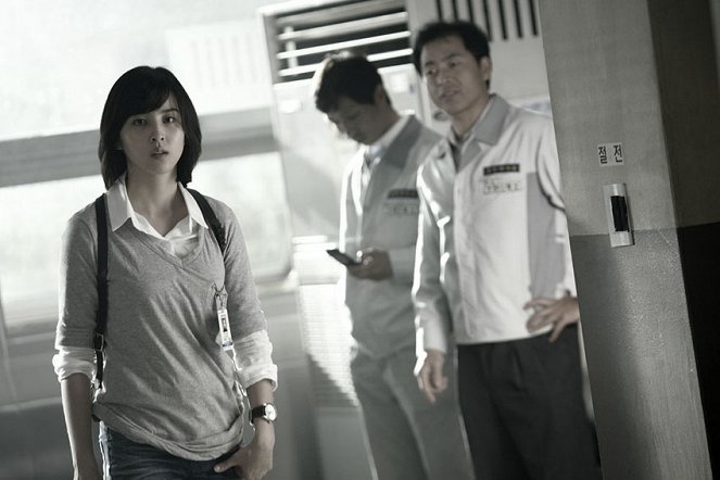 Yongseoneun eupda - Filmfotos - Hye-jin Han