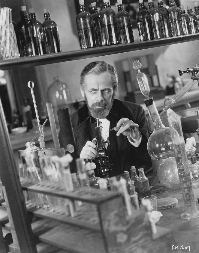 Louis Pasteur története - Filmfotók - Paul Muni