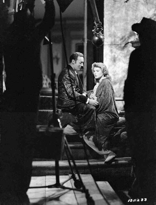 Gaslight - Van de set - Charles Boyer, Ingrid Bergman