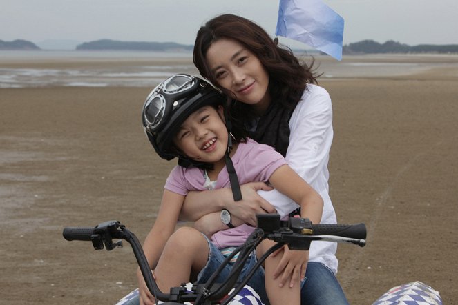 Wedingdeureseu - Z filmu - Hyang-gi Kim, Yoon-ah Song