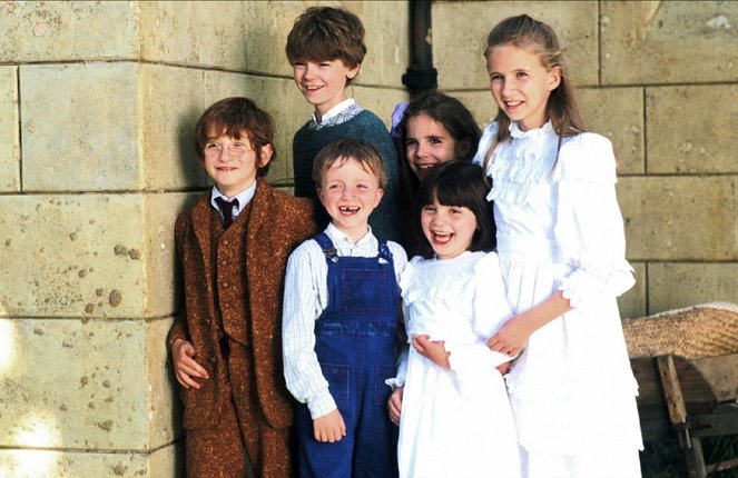 Nanny McPhee - Van film - Raphaël Coleman, Elizabeth Berrington, Samuel Honywood, Jennifer Rae Daykin, Holly Gibbs, Eliza Bennett