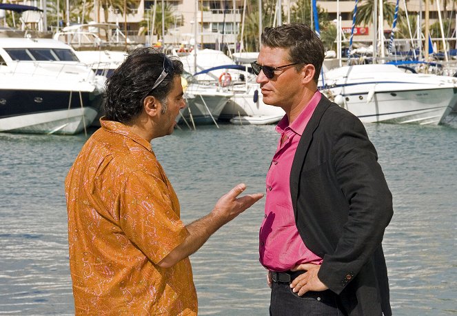 Toni Costa - Kommissar auf Ibiza - Der rote Regen - Z filmu - Antonio Putignano, Hardy Krüger Jr.