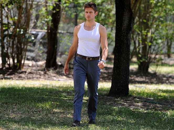 Graceland - Photos - Aaron Tveit