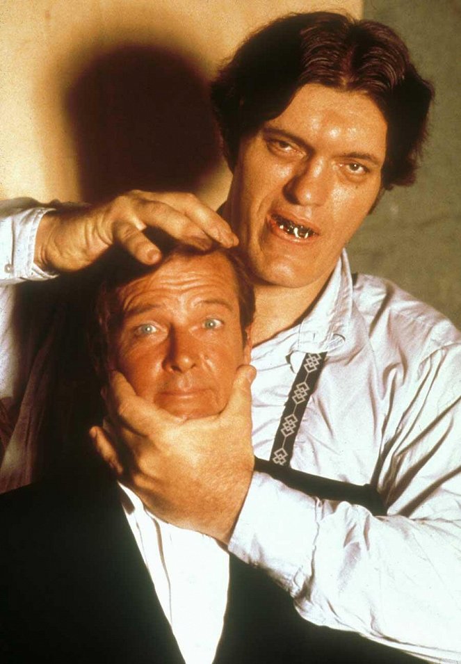 Špion, který mě miloval - Z natáčení - Roger Moore, Richard Kiel