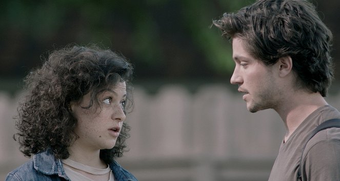 Amor zombie - De la película - Alia Shawkat, Thomas McDonell