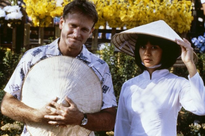 Hyvää huomenta, Vietnam - Kuvat elokuvasta - Robin Williams, Chintara Sukapatana