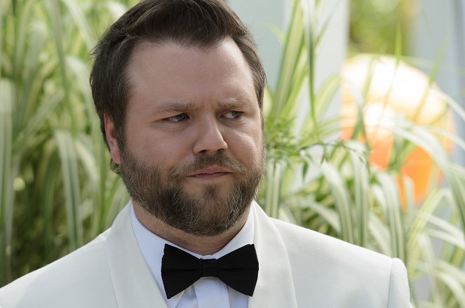 Vállalhatatlan zsák foltot keres - Filmfotók - Tyler Labine