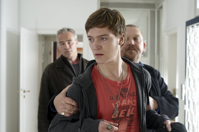 Tatort - Mit ruhiger Hand - Film - Klaus J. Behrendt, Vincent Redetzki, Dietmar Bär