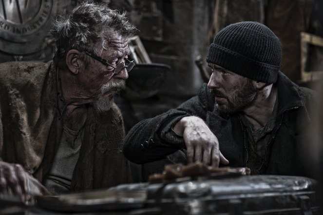 Snowpiercer - Túlélők viadala - Filmfotók - John Hurt, Chris Evans
