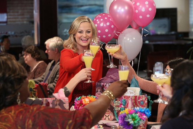 Parks and Recreation - Galentine's Day - Photos - Amy Poehler