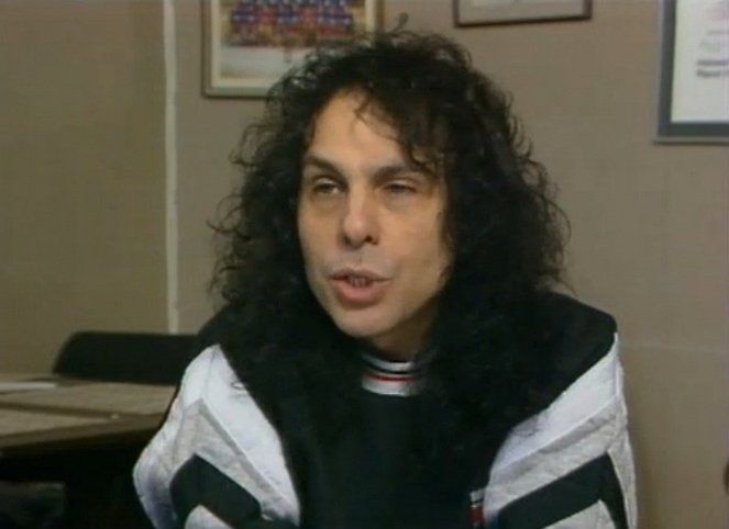 Kamoon - kielet poikki - Kuvat elokuvasta - Ronnie James Dio