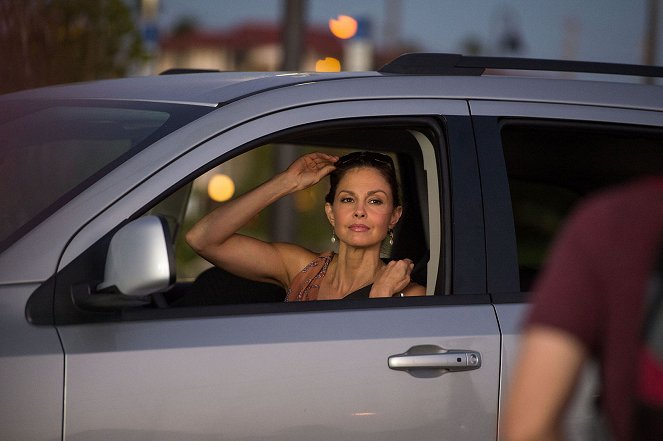 Dolphin Tale 2 - Photos - Ashley Judd