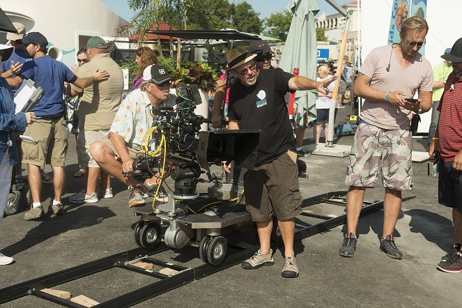 Dolphin Tale 2 - Making of - Charles Martin Smith