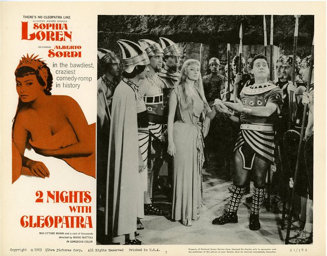 Due notti con Cleopatra - Vitrinfotók - Sophia Loren, Alberto Sordi