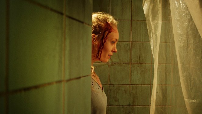 Stunde des Bösen - Die Frau hinter der Wand - Film - Katharina Heyer
