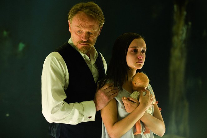 The Quiet Ones - Kuvat elokuvasta - Jared Harris, Olivia Cooke