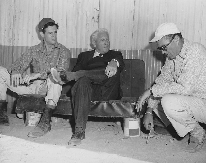 Mies astui junasta - Kuvat kuvauksista - Robert Ryan, Spencer Tracy, John Sturges