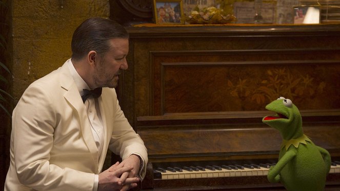 Muppets Most Wanted - Photos - Ricky Gervais