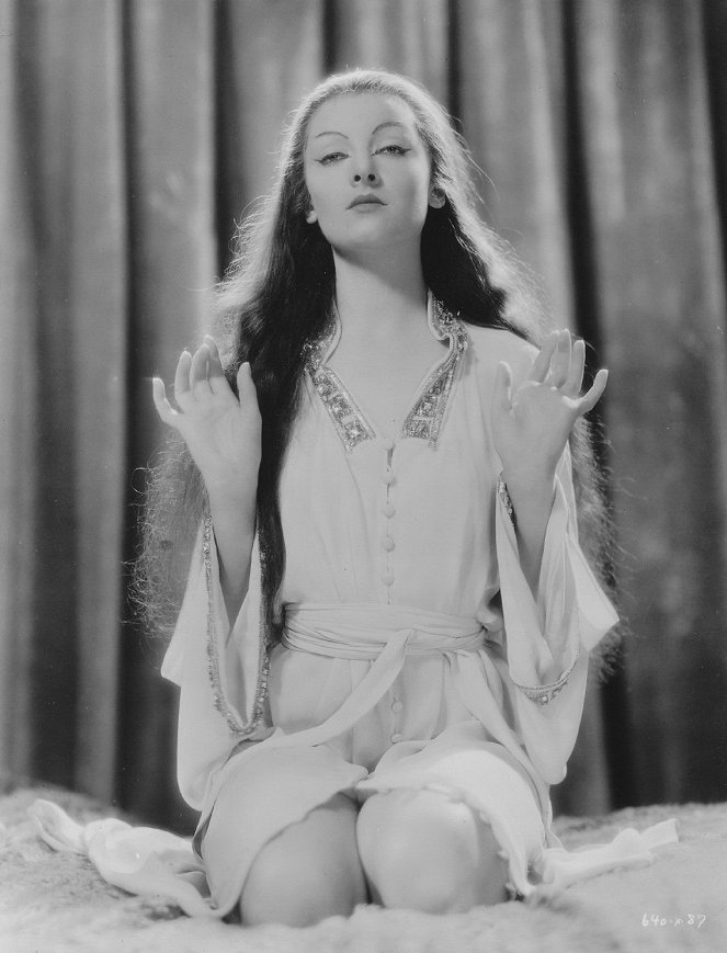 The Mask of Fu Manchu - Promokuvat - Myrna Loy