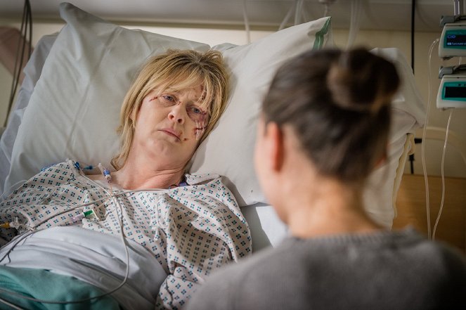 Happy Valley - Episode 5 - Photos - Sarah Lancashire