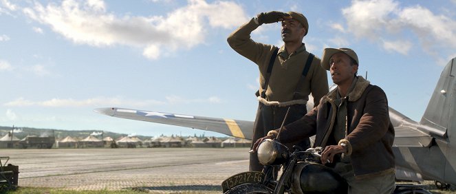 Red Tails - Photos