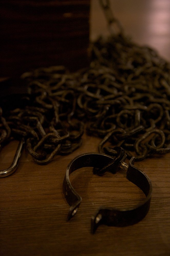 Chained - Z filmu