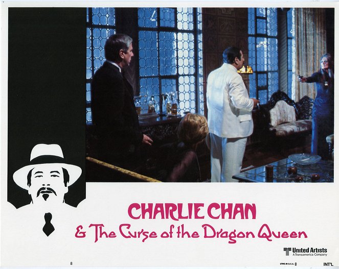 Charlie Chan and the Curse of the Dragon Queen - Cartes de lobby - Peter Ustinov, Angie Dickinson