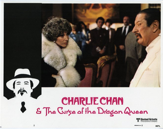 Charlie Chan and the Curse of the Dragon Queen - Lobbykaarten - Lee Grant, Peter Ustinov