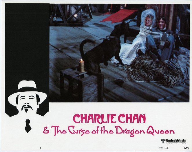 Charlie Chan and the Curse of the Dragon Queen - Cartões lobby - Michelle Pfeiffer, Richard Hatch
