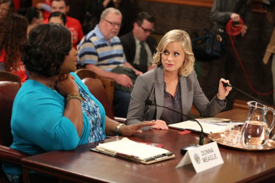 Parks and Recreation - Gin It Up! - Do filme - Retta, Amy Poehler