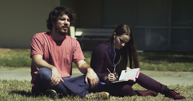 Las vidas de Grace - De la película - John Gallagher Jr., Kaitlyn Dever