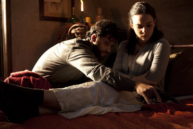 Isolados - Do filme - Bruno Gagliasso, Regiane Alves