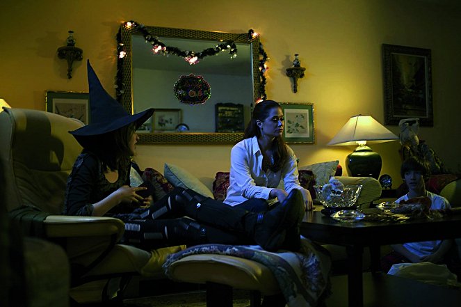 All Hallows' Eve - Filmfotók - Sydney Freihofer, Katie Maguire, Cole Mathewson