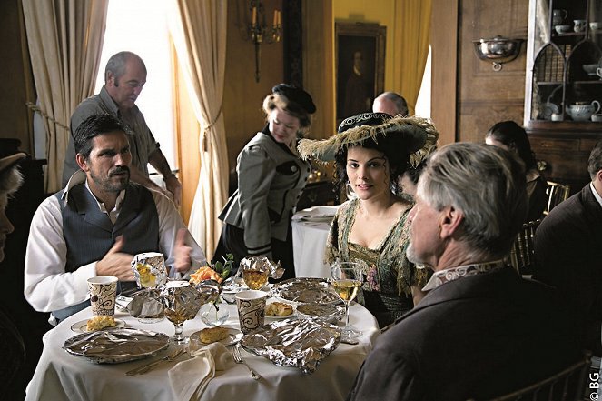 Savannah - Photos - James Caviezel, Jaimie Alexander